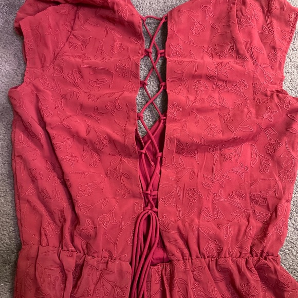 Lovers and friends red floral romper tie back small - Picture 5 of 6